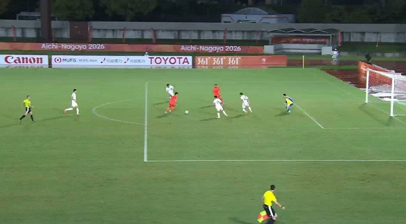 颇具威胁!王钰栋禁区内多次调整,起脚打门稍稍偏出门框