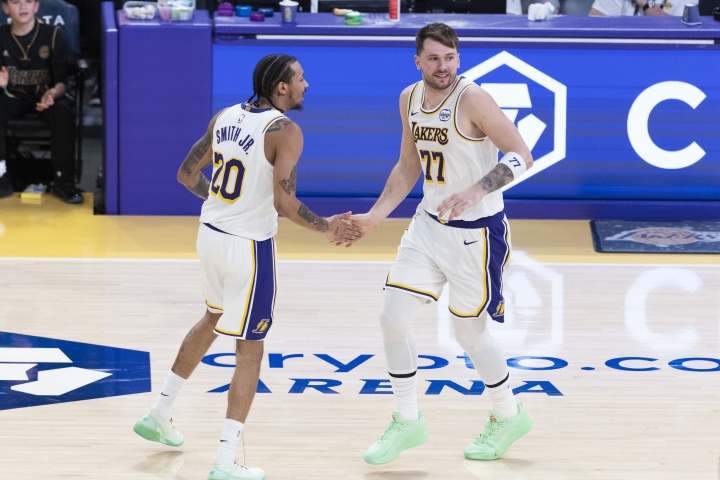 即将签皇马！小尼克·史密斯：东契奇说打NBA比欧洲联赛简单得多