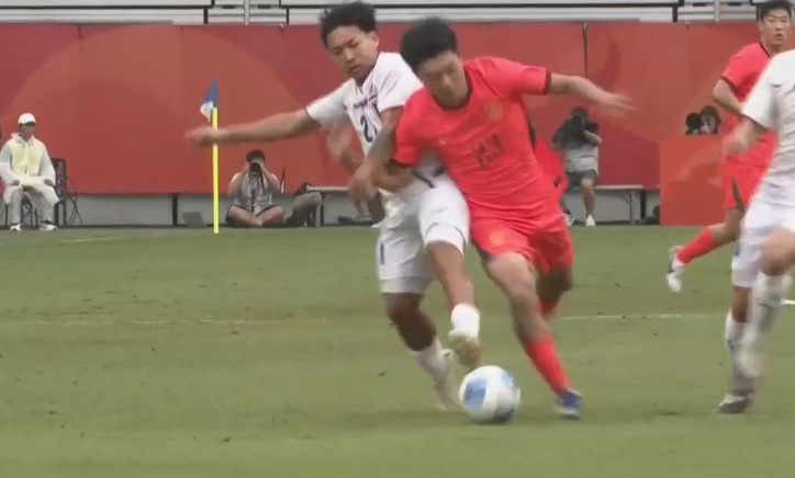 半场-U23国足1-0泰国 彭啸造乌龙毛伟杰大单刀失良机 半场-U23国足1-0泰国 彭啸造乌龙毛伟杰大单刀失良机